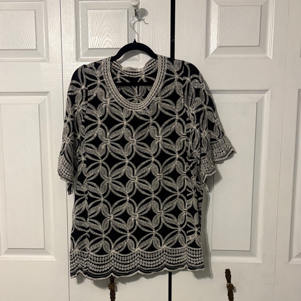 Solitaire Black and White Embroidered Top: 2X